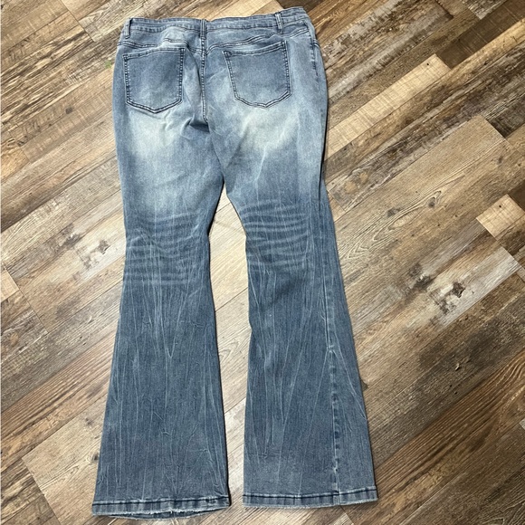 Women’s Flamingo Flare Jeans - Picture 3 of 5